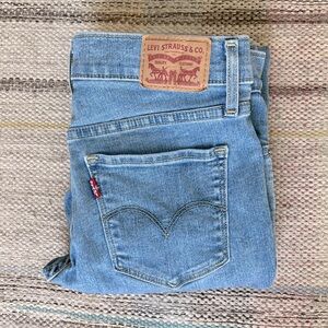 Levi's Women's 314 Shaping Straight Jeans - 28